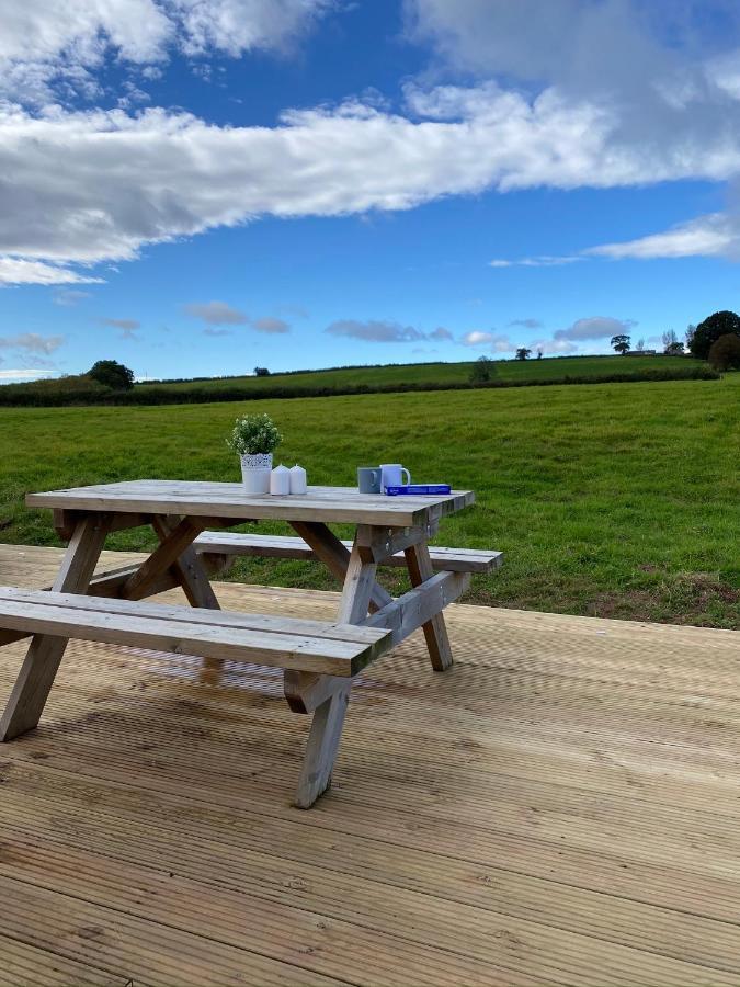 The Old Dairy - Boutique Countryside Cottage At Harrys Cottages Pen-y-Clawdd Bagian luar foto