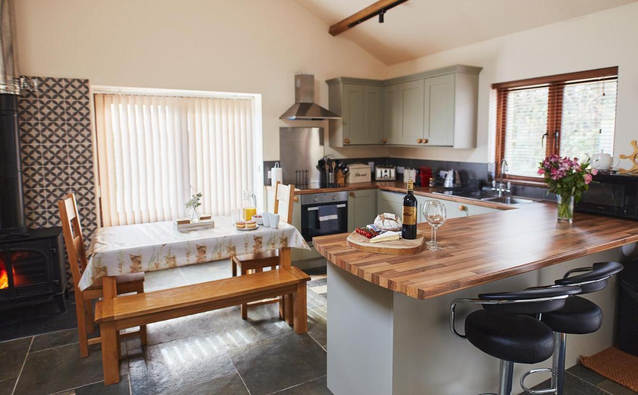The Old Dairy - Boutique Countryside Cottage At Harrys Cottages Pen-y-Clawdd Bagian luar foto
