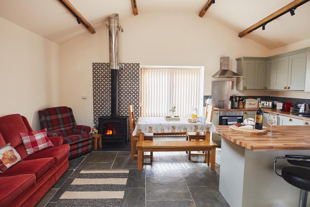 The Old Dairy - Boutique Countryside Cottage At Harrys Cottages Pen-y-Clawdd Bagian luar foto