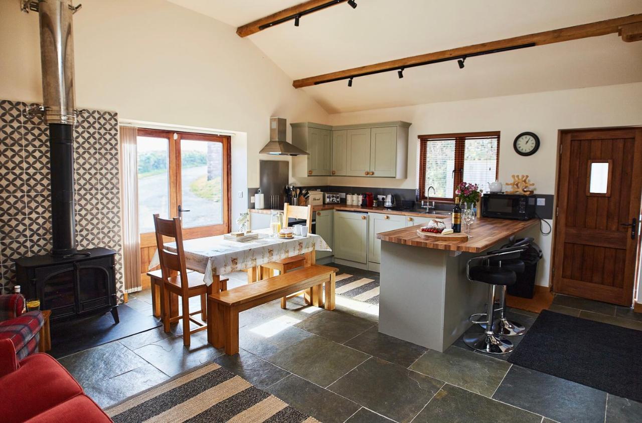 The Old Dairy - Boutique Countryside Cottage At Harrys Cottages Pen-y-Clawdd Bagian luar foto