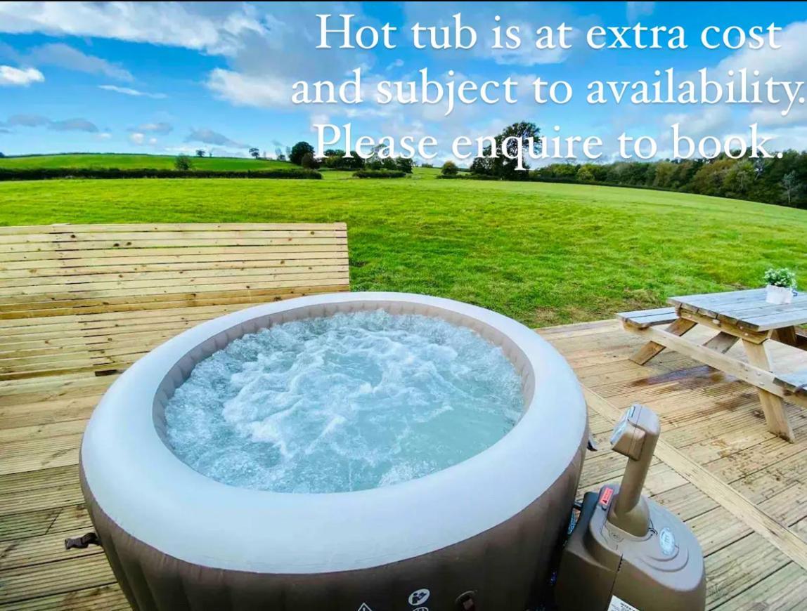 The Old Dairy - Boutique Countryside Cottage At Harrys Cottages Pen-y-Clawdd Bagian luar foto